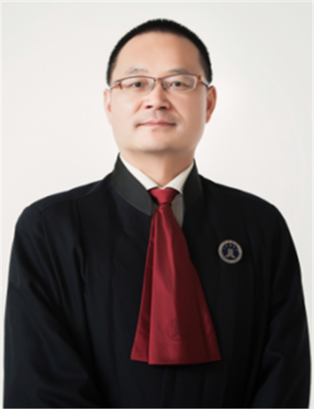 2007年辞去公务员公职专职从事法律工作,现为广东人为律师事务所专职